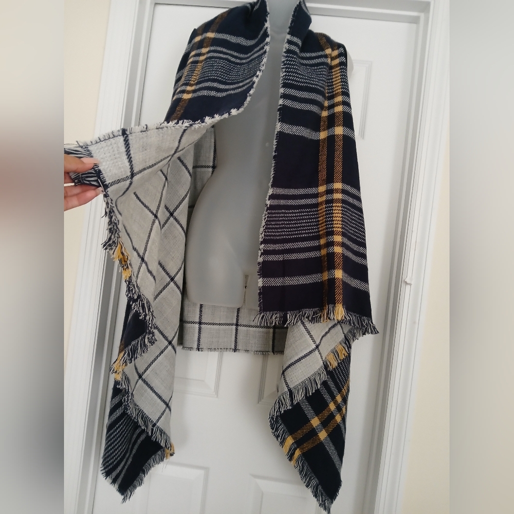 Steve Madden Poncho Plaid Fringe Women's Sweater One Size